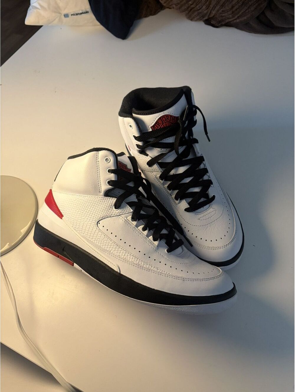Air Jordan 2 retro white varsity red black